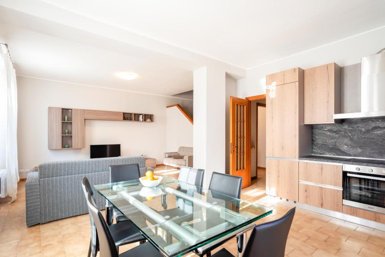 Apartmán Le Tre Ninfee Di Pusiano! Free Parking Exteriér fotografie